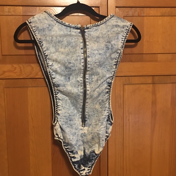 Top - Picture 2 of 2